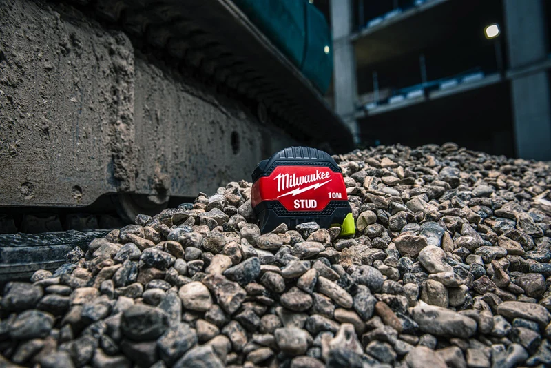 Milwaukee STUD Bandmaß 5 m (magnetisch, 33 mm breites Band, Architektenskala, beidseitig bedrucktes Band, High-Vis-Bandfarbe, GEN III)