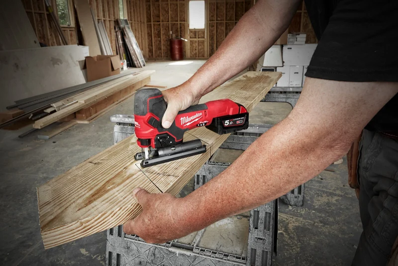 Milwaukee Akku-Stichsäge M18 FBJS-502X (Max. Schnittleistung Holz: 100 mm, 5-fache Pendelhubeinstellung, mit 2 x 5,0 Ah Akku in HD Box)
