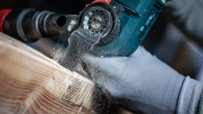 Bosch Tauchsägeblatt AIZ 32 EPC (Starlock, HCS, Curved-Tec, Zum Schneiden von Weichholz, 32 x 50 mm)