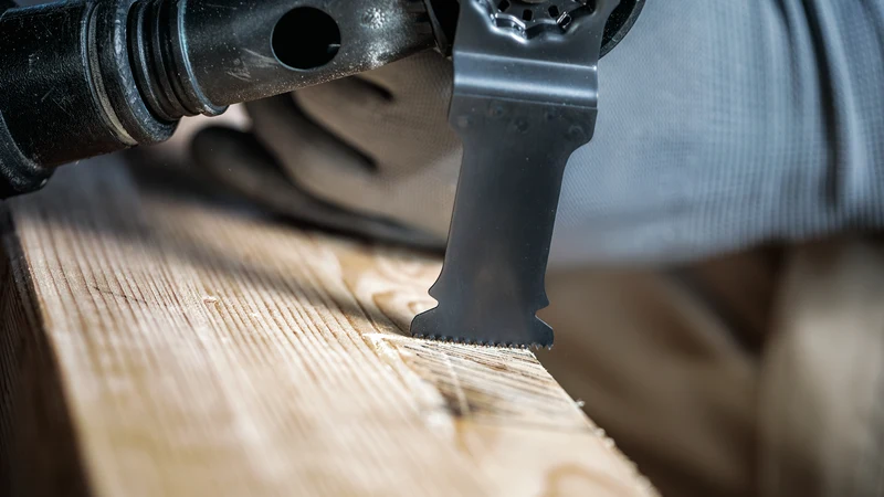 Bosch Tauchsägeblatt AIZ 32 EPC (Starlock, HCS, Curved-Tec, Zum Schneiden von Weichholz, 32 x 50 mm)