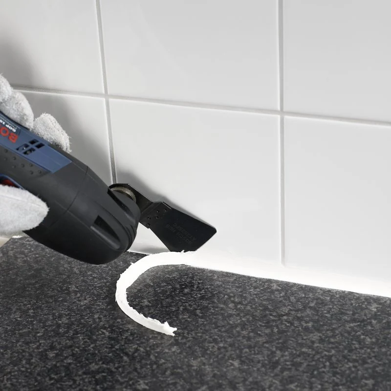 Bosch Schaber ATZ 52 SFC flexibel (Starlock, HCS, Multi Material, Abkratzen von Teppichkleber und Farbe, 52 x 40 mm)