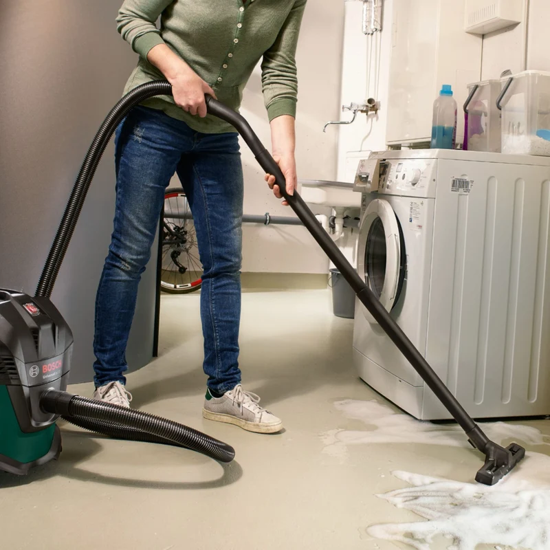 Bosch UniversalVac 15 Nass- und Trockensauger 1000 Watt 15 Liter ( 06033D1100 )