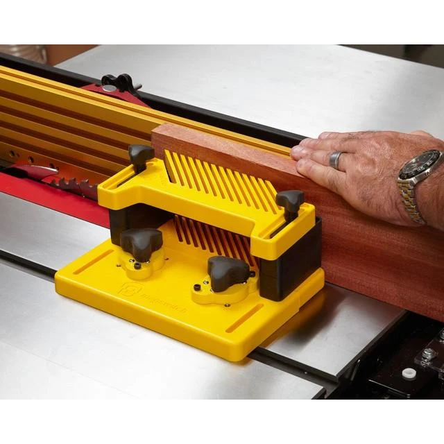 Magswitch Vertical Featherboard W / Risers - 8110178