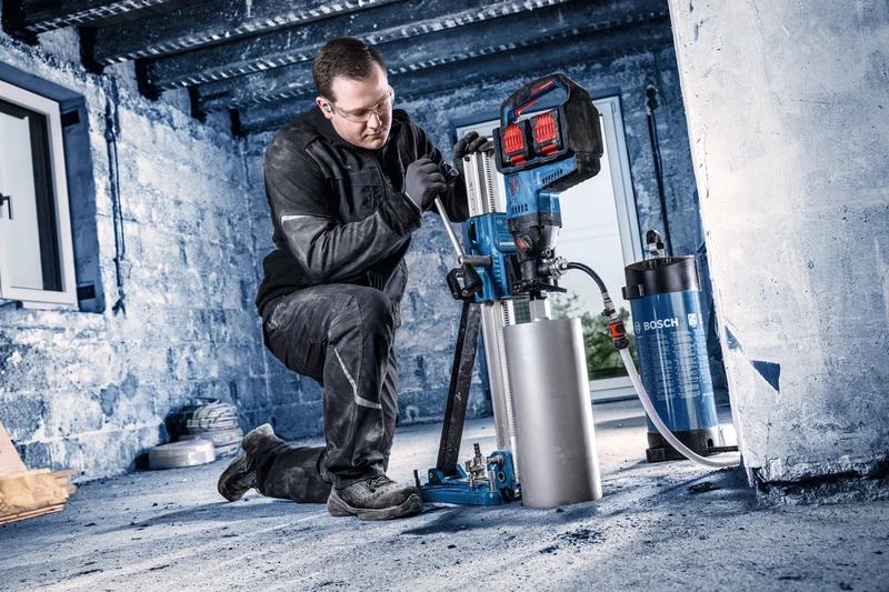 Bosch EXPERT Akku-Diamantbohrmaschine EXDB18V2-180 (Bohr-Ø max.: 182 mm, Trocken- & Nassbohren, Werkzeugaufnahme G 1/2" & 1 1/4" UNC, ohne Akku in XL-BOXX 232)