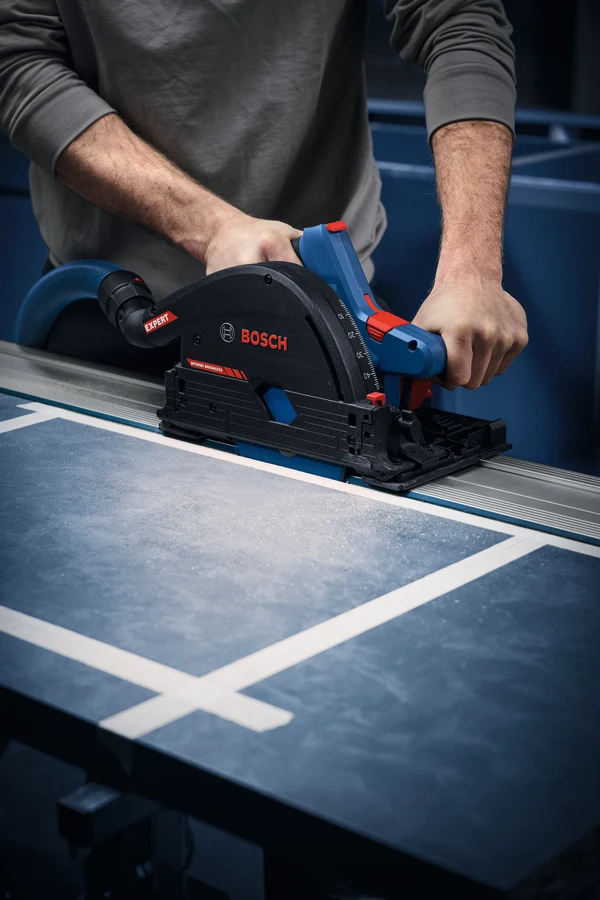 Bosch EXPERT Akku-Tauchsäge EXKT18V-52G (Sägeblatt-Ø: 140 mm, Schnitttiefe Holz: 52 mm, Wandabstand nur 10 mm, ohne Akku in L-BOXX 238)