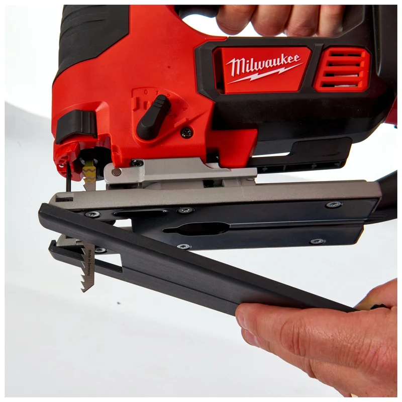 Milwaukee Akku-Stichsäge M18 BJS-0 (Max. Schnittleistung Holz: 135 mm, Hubzahl: 0 - 2.800 min-1, Pendelhub, ohne Akku)