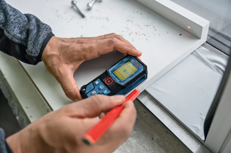 Bosch Laser-Entfernungsmesser GLM 40-31 (Messbereich: 0,05 - 40 m, IP 65, 7 Messmodi, automatische Berechnungen, inkl. Batterien)