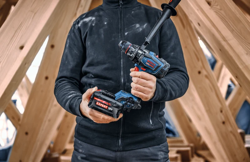 Bosch EXPERT Akku-Bohrschrauber EXSR18V-150 (Drehmoment: 150 Nm, 13 mm Bohrfutter, inkl. 2 x 8,0 Ah Akku in L-BOXX 136)