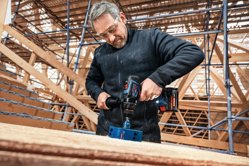 Bosch EXPERT Akku-Bohrschrauber EXSR18V-150 (Drehmoment: 150 Nm, 13 mm Bohrfutter, inkl. 2 x 8,0 Ah Akku in L-BOXX 136)