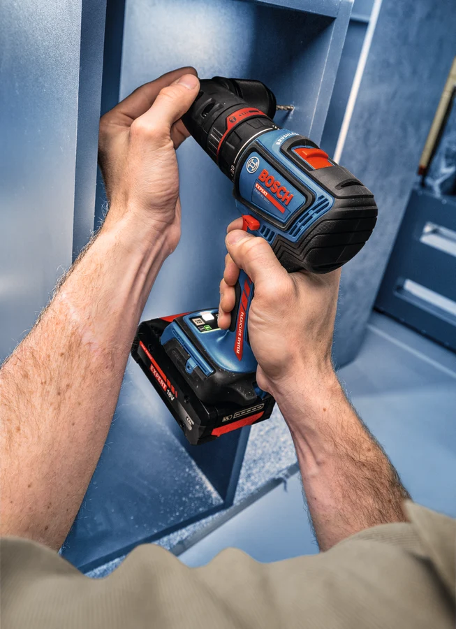 Bosch EXPERT Akku-Bohrschrauber EXSR18V-90FC (inkl. 3x FlexiClick Aufsatz, Drehmoment: 36/65 Nm, ohne Akku in L-BOXX 136)