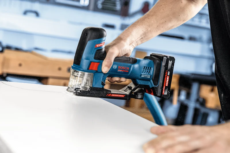Bosch EXPERT Akku-Stichsäge EXST18V-155S (Schnitttiefe: Holz 155 mm, Stahl 10 mm, Aufnahme: T-Schaft, ohne Akku in L-BOXX 136)