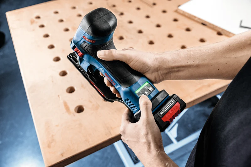 Bosch EXPERT Akku-Stichsäge EXST18V-155S (Schnitttiefe: Holz 155 mm, Stahl 10 mm, Aufnahme: T-Schaft, ohne Akku in L-BOXX 136)