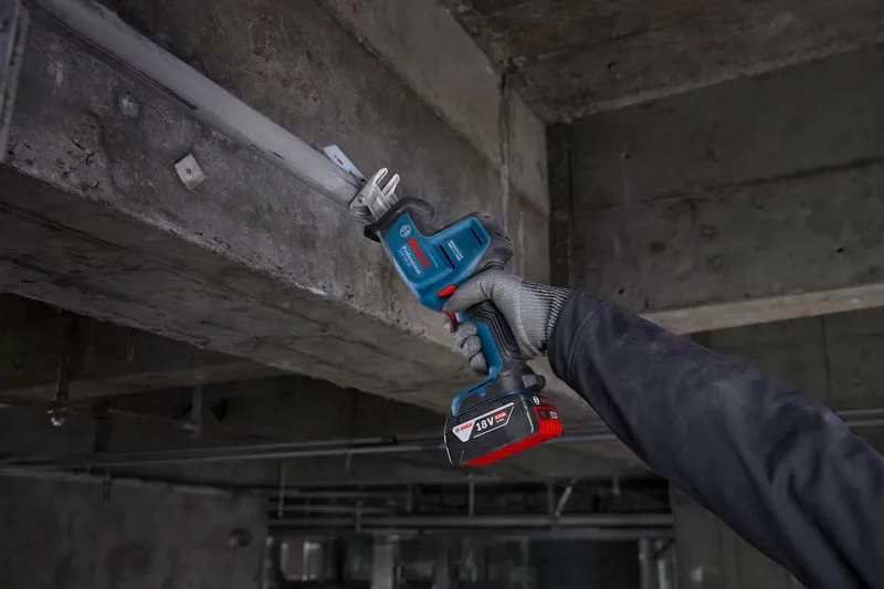 Bosch Akku-Säbelsäge GSA 18V-24 (Schnitttiefe Holz: 230 mm, Solo, inkl. 2 Säbelsägeblätter in L-BOXX 136)
