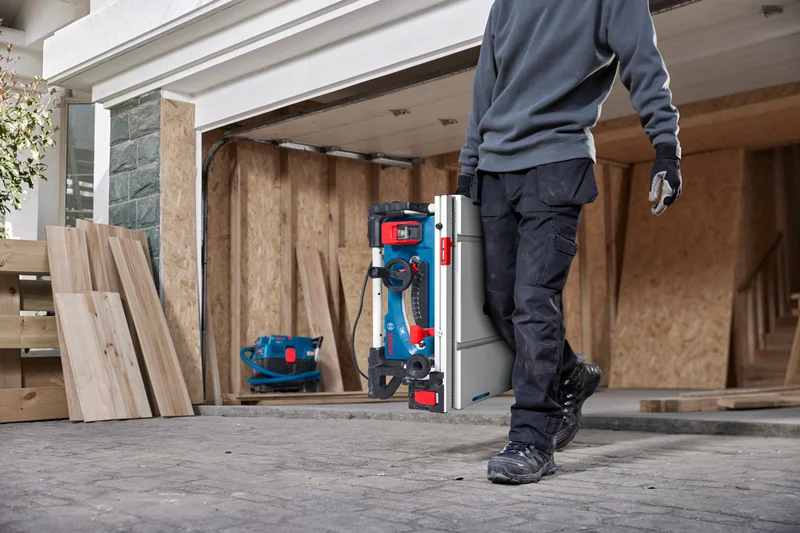 Bosch Tischsäge GTS 70-216 (Schnitthöhe 90°: 70 mm, Sägeblatt-Ø: 216 mm, inkl. Holz Kreissägeblatt & Standard Zubehör)