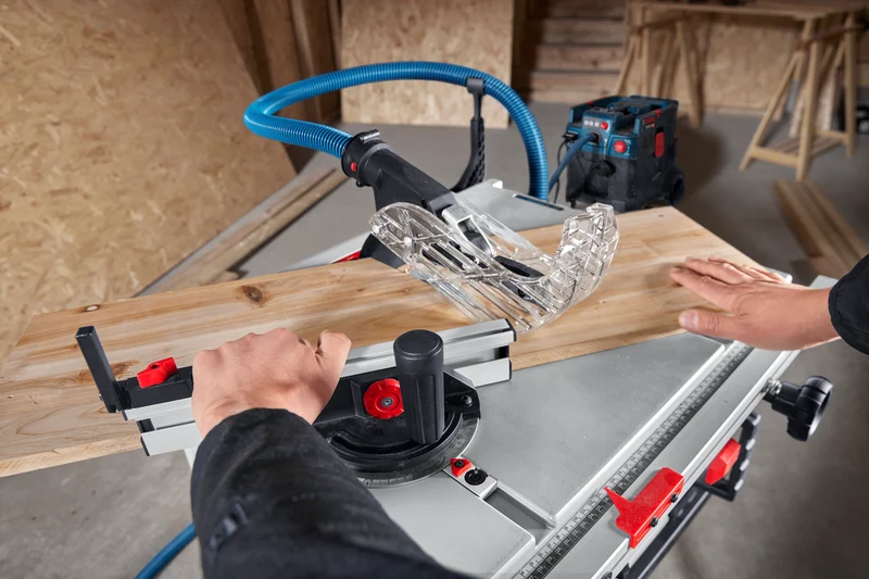 Bosch Tischsäge GTS 70-216 (Schnitthöhe 90°: 70 mm, Sägeblatt-Ø: 216 mm, inkl. Holz Kreissägeblatt & Standard Zubehör)