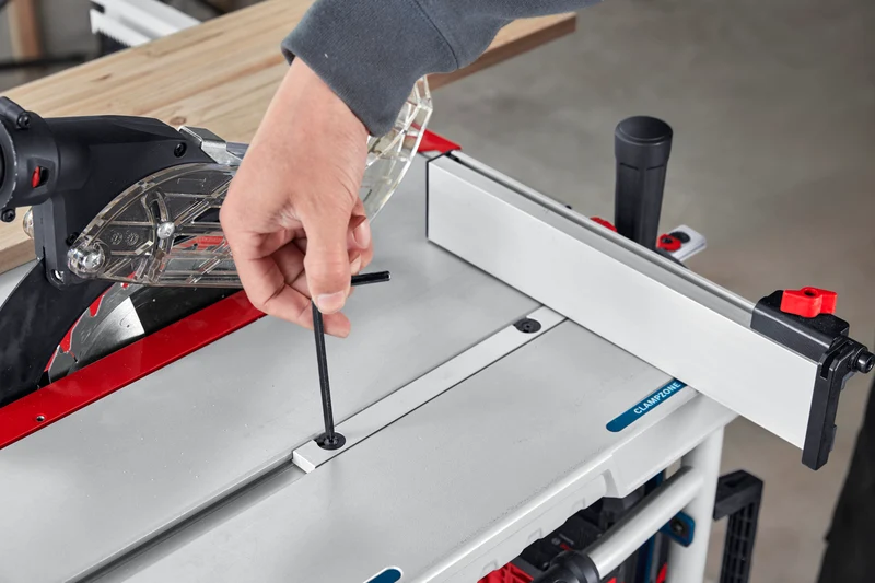 Bosch Akku-Tischsäge GTS 18V-70 (Schnitthöhe 90°: 70 mm, Sägeblatt-Ø 216 mm, Solo, inkl. Sägeblatt und Standard Zubehör)