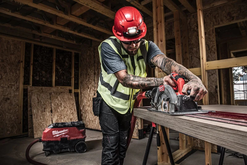 Milwaukee M18 FCS66GR3-121C Akku-Kreissäge (68 mm Schnitttiefe, inkl. 12 Ah FORGE Akku, 190 mm Sägeblatt, im Koffer)
