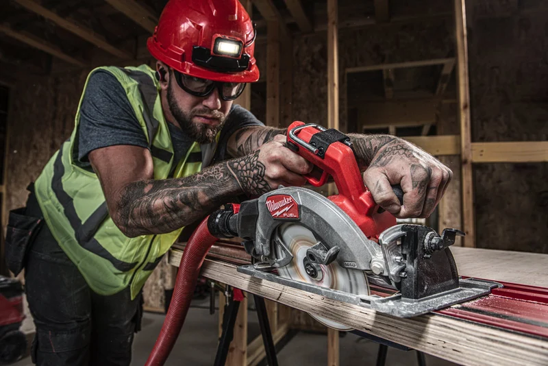 Milwaukee M18 FCS66GR3-121C Akku-Kreissäge (68 mm Schnitttiefe, inkl. 12 Ah FORGE Akku, 190 mm Sägeblatt, im Koffer)