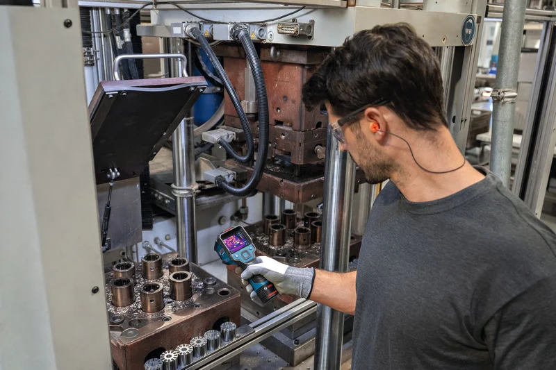 Bosch Wärmebildkamera GTC 12V-450-13 (Messbereich -20 °C bis +450 °C, inkl. Akku, Ladegerät in L-BOXX 136)