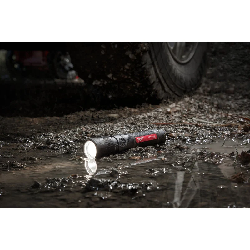 Milwaukee USB-Akku-Taschenlampe L4 TMLED-301 (Max. Leuchtkraft: 1100 Lumen, Leuchtweite: 175 m, inkl. 3,0 Ah Akku)