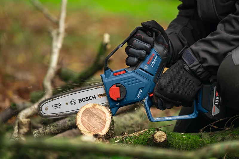 Bosch Professional GKE 18V-20 Akku-Astsäge 20 cm ohne Akku/Lader (06008D7100)
