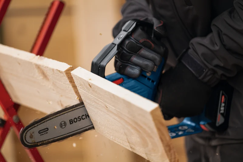 Bosch Professional GKE 18V-20 Akku-Astsäge 20 cm ohne Akku/Lader (06008D7100)