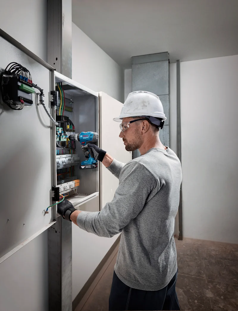 Bosch Professional GSB 18V-25 Akku-Schlagbohrschauber (56 Nm, Solo, in L-BOXX 136)