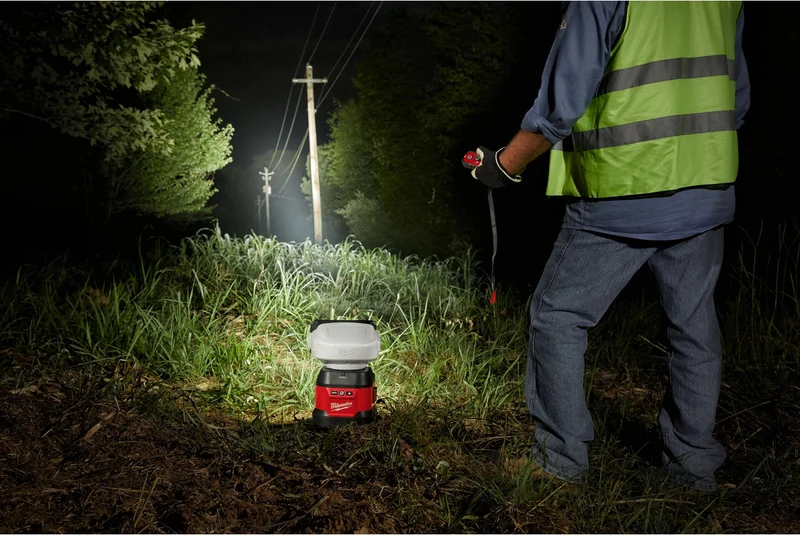 Milwaukee M18 URSL-0 Akku-Suchleuchte 4250 Lumen ohne Akku/Lader (4933498303)