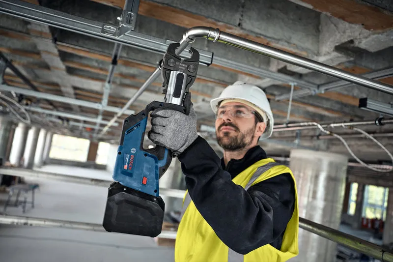Bosch Akku-Presswerkzeug GPT 18V-19 (Solo, 19 kN Presskraft, Pressbereich 35 / 40 mm, 360 ° Kopfrotation)