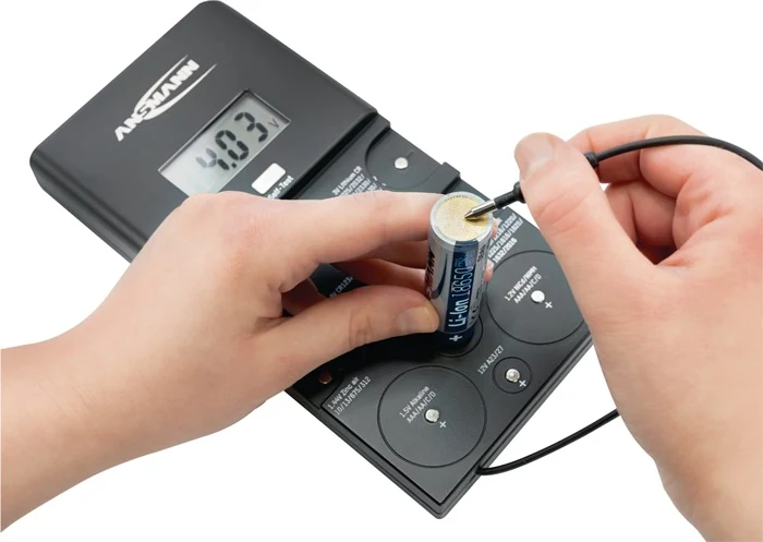 ANSMANN Batterie-/Akkutester für Akkus und Batterien ( 4000876723 )
