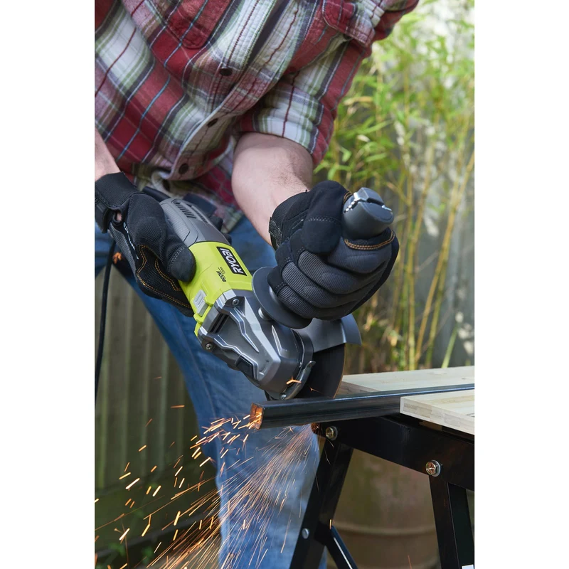 RYOBI Winkelschleifer RAG800-125TA6 (Scheiben-Ø: 125 mm, 800 W, inkl. Schleif- & Trennscheiben in Werkzeugbox)