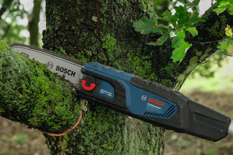 Bosch Akku-Teleskop-Kettensäge PRO GKE 18V-25 TP (Solo im Karton)