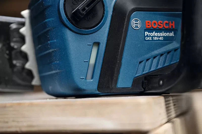 Bosch Professional GKE 18V-40 Akku-Kettensäge (40 cm Schwert ohne Akku/Lader im Karton)