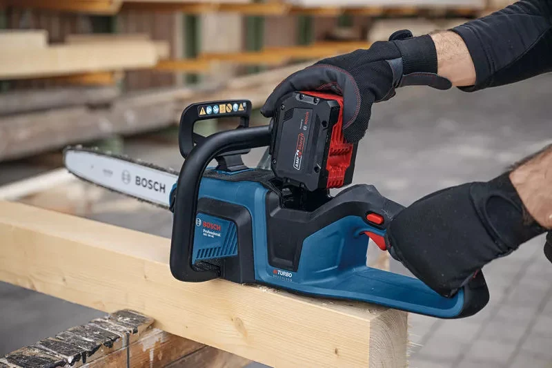 Bosch Professional GKE 18V-40 Akku-Kettensäge (40 cm Schwert ohne Akku/Lader im Karton)