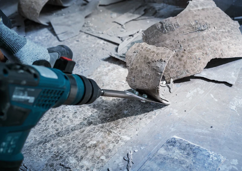 Bosch PRO SDS plus Bodenschaber 130 x 290 mm (Spachtelmeißel für schnelles Entfernen von Fliesen, Fußbodenbelag, Floor Scraper)