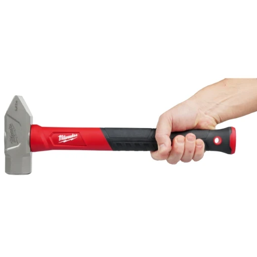 Milwaukee Fäustel lang mit Fiberglaskern 1.13 kg mit Spitzer Schlagfläche