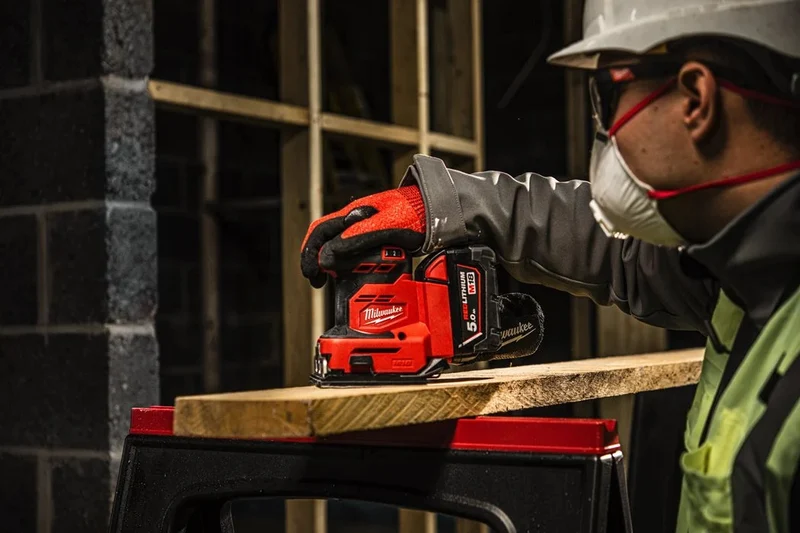 Milwaukee M18 BQSS-0 Akku-Exzenterschleifer ohne Akku/Lader im Karton