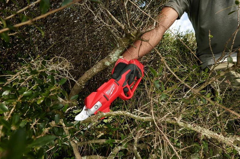Milwaukee M12™ Akku-Astschere M12BLPRS-0