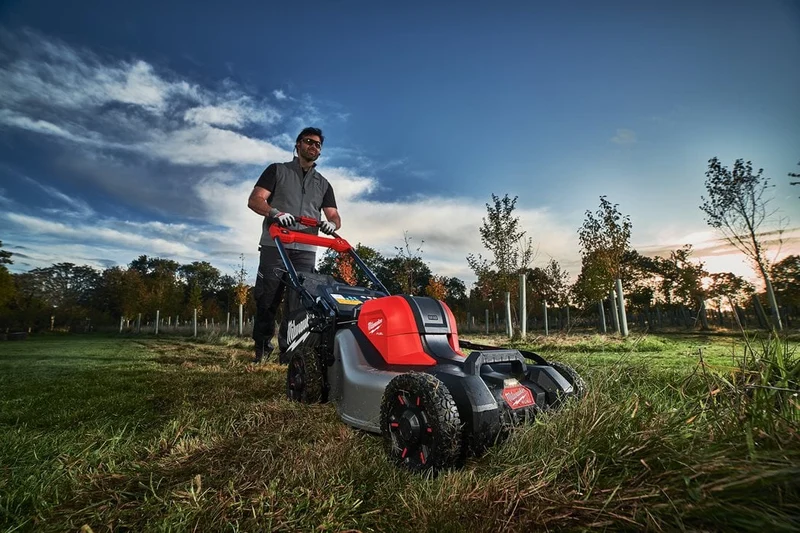 Milwaukee M18 FUEL™ Akku-Rasenmäher M18F2LM46-0