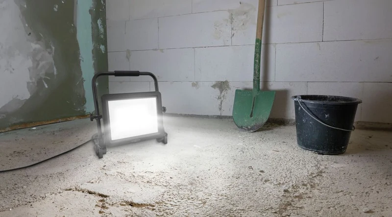 Ansmann FL150W-AC LED-Arbeitsstrahler, für den professionellen Einsatz, 150 W