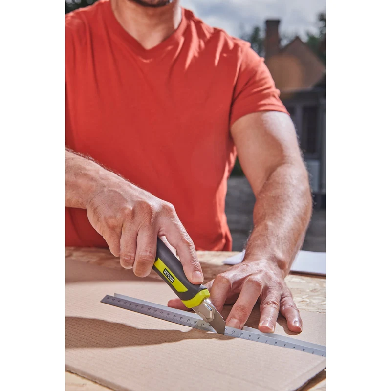 RYOBI Cuttermesser 2K, 18 mm einziehbare Klinge aus Karbonstahl (RSK18, Ergonomisches Design, Klingenverriegelung)