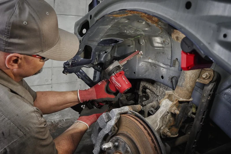 Milwaukee M12 FBFL10-402B FUEL Akku-Bandfeile (10mm, mit Akku/Lader in Tasche)