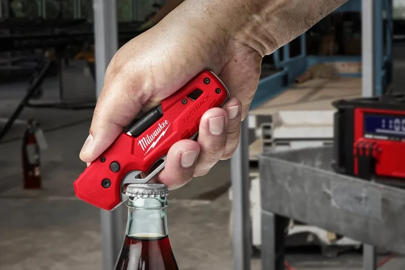 Milwaukee mit integriertem 1/4" Hex-Bithalter Fastback 5-in-1 Klappmesser
