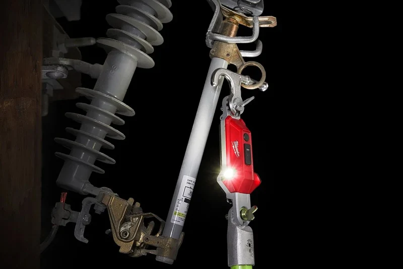 Milwaukee L4HSL-301 Akku-Leuchte für Hochspannungsarbeiten 350 Lumen (4933493968)