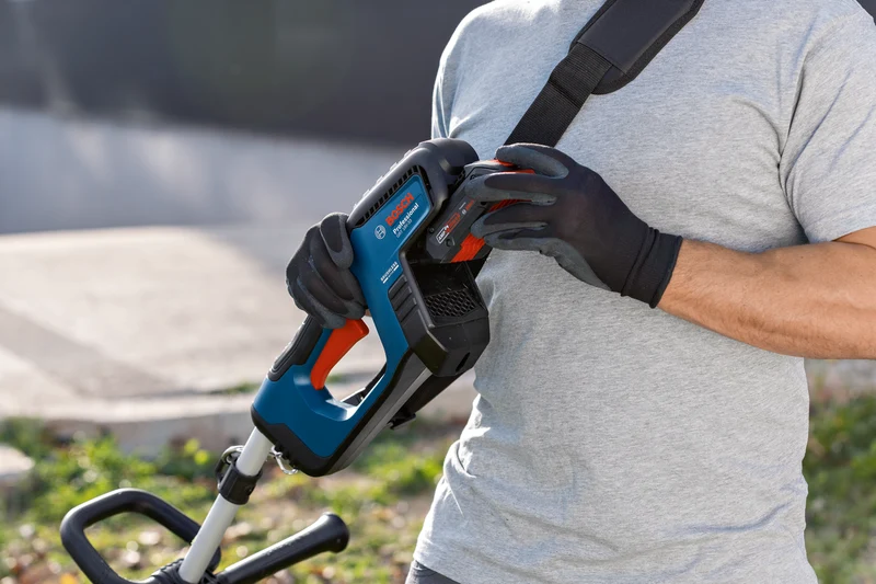 Bosch Akku-Rasentrimmer GRT 18V-33 (Schnittkreisdurchmesser: 33 cm, Solo, bürstenloser Motor)