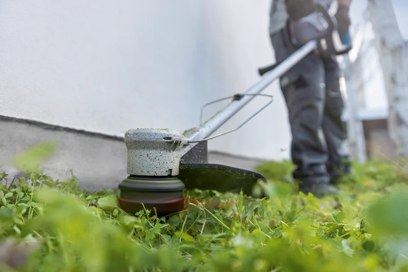 Bosch Akku-Rasentrimmer GRT 18V-33 (Schnittkreisdurchmesser: 33 cm, Solo, bürstenloser Motor)