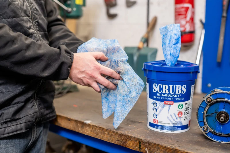 Scrubs Eimer 72 Tücher (In-a-Bucket, Handreinigungstuch, Feuchte Reinigungstücher, Hand Wipes)