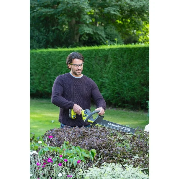 RYOBI RY18HT45A-0 Akku-Heckenschere (45 cm Schwert ohne Akku/Lader im Karton)