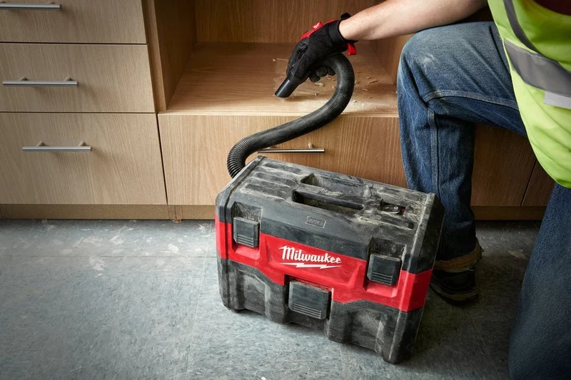 Milwaukee M18 VC2-0 Akku-Nass-/Trockensauger 80 mbar ohne Akku/Lader im Karton (4933464029)