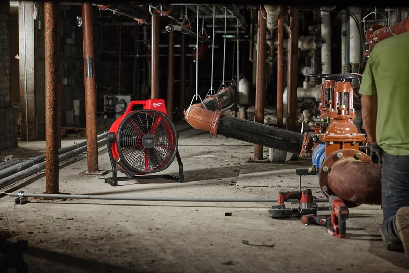 Milwaukee M18 ARFHP-0 Akku-Hybrid-Ventilator (Luftstrom: 5.775 m³/h, Kabel & Akku kompatibel, bis 9 h Laufzeit mit 5 Ah, ohne Akku)